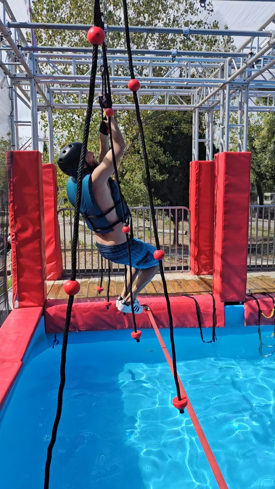 Acrobatie encadrée avec équipement complet